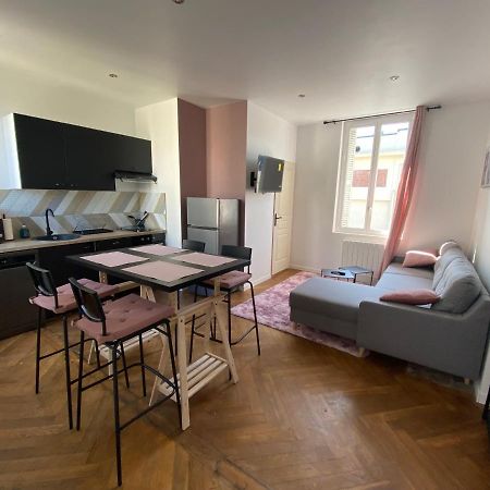Pink Cosy Apartment Лувие Екстериор снимка