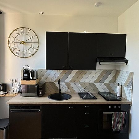 Pink Cosy Apartment Лувие Екстериор снимка