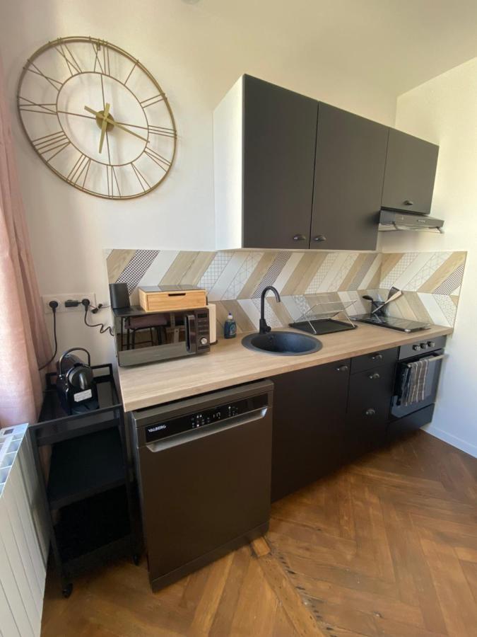 Pink Cosy Apartment Лувие Екстериор снимка
