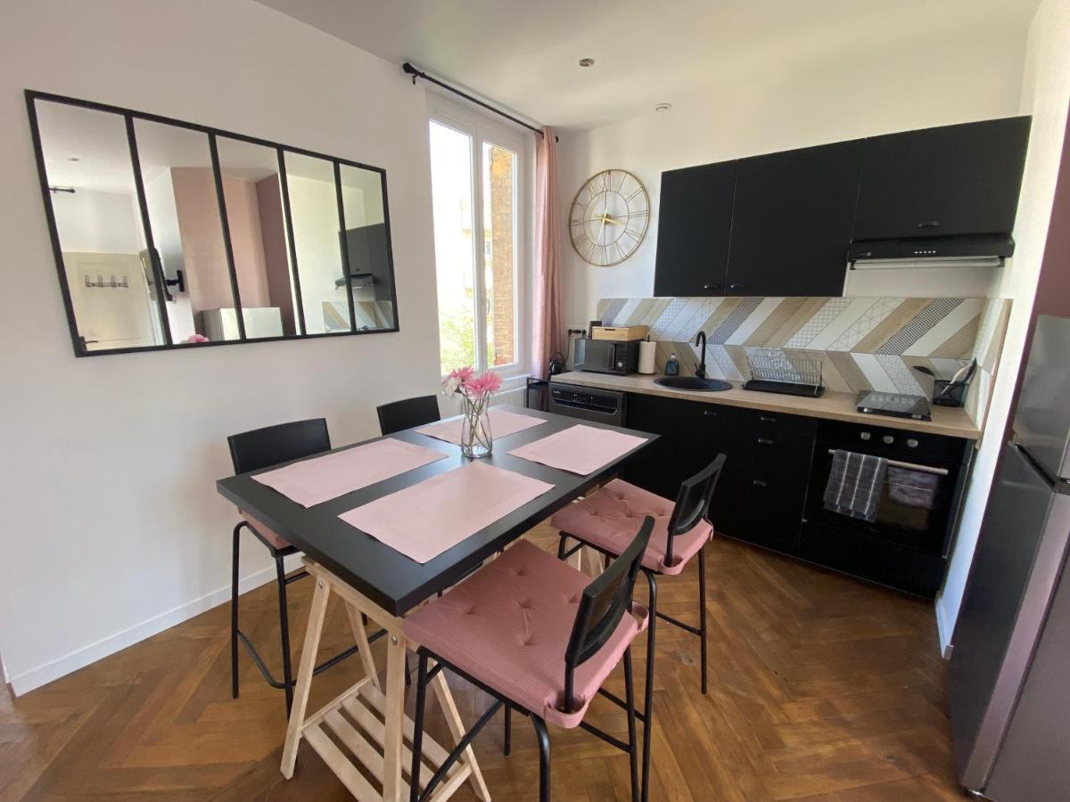 Pink Cosy Apartment Лувие Екстериор снимка