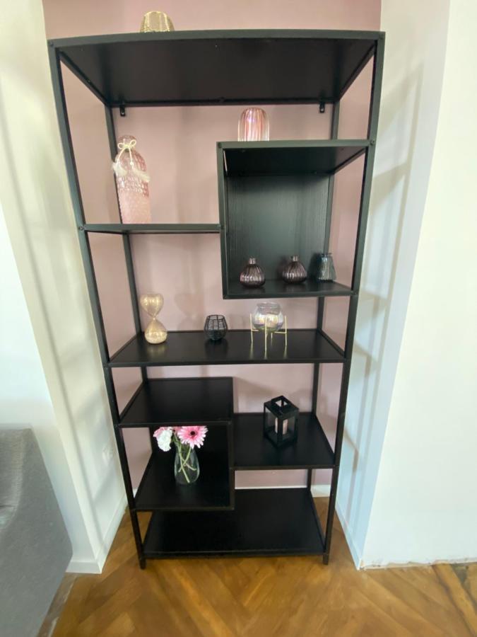 Pink Cosy Apartment Лувие Екстериор снимка